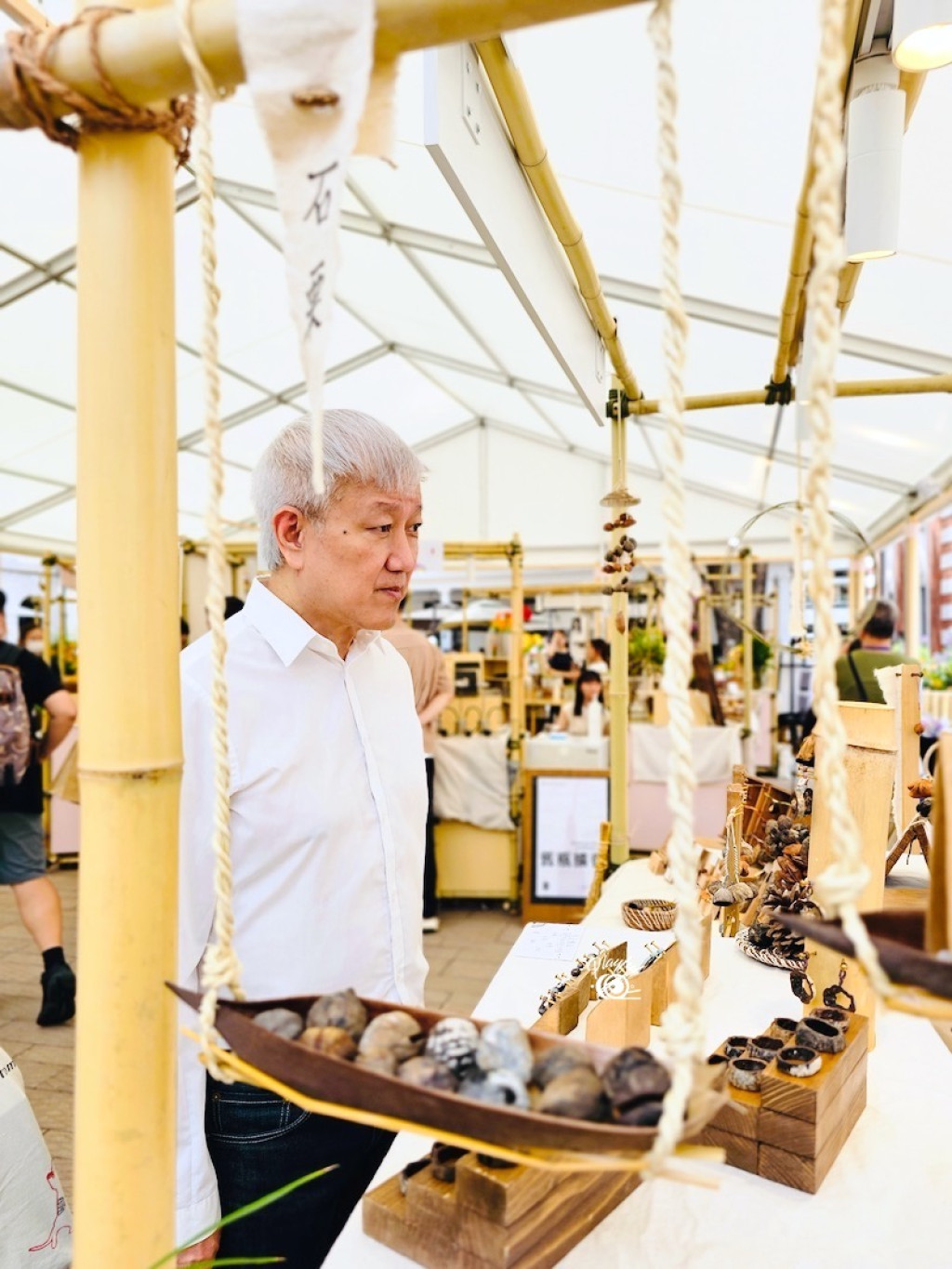 「緣木種子」收集香港山林裡的種子和樹枝，加工製成首飾或樂器，頗有驚喜。