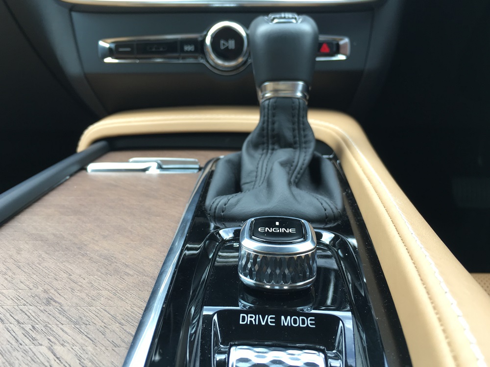 一動一靜 2017 Volvo V90 & S90