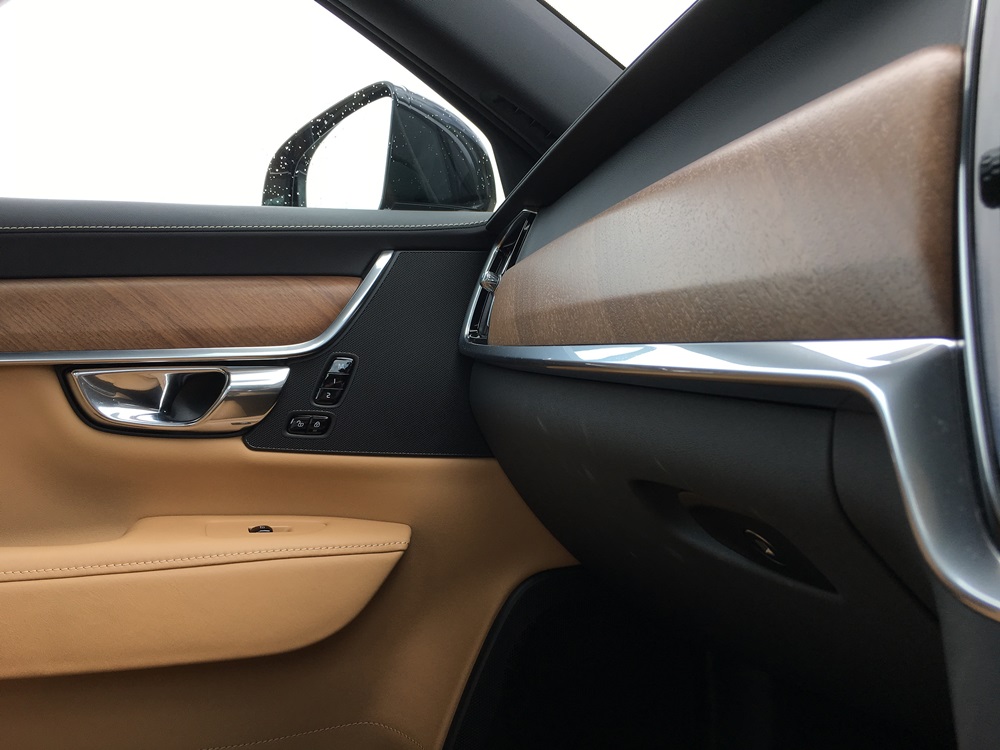 一動一靜 2017 Volvo V90 & S90