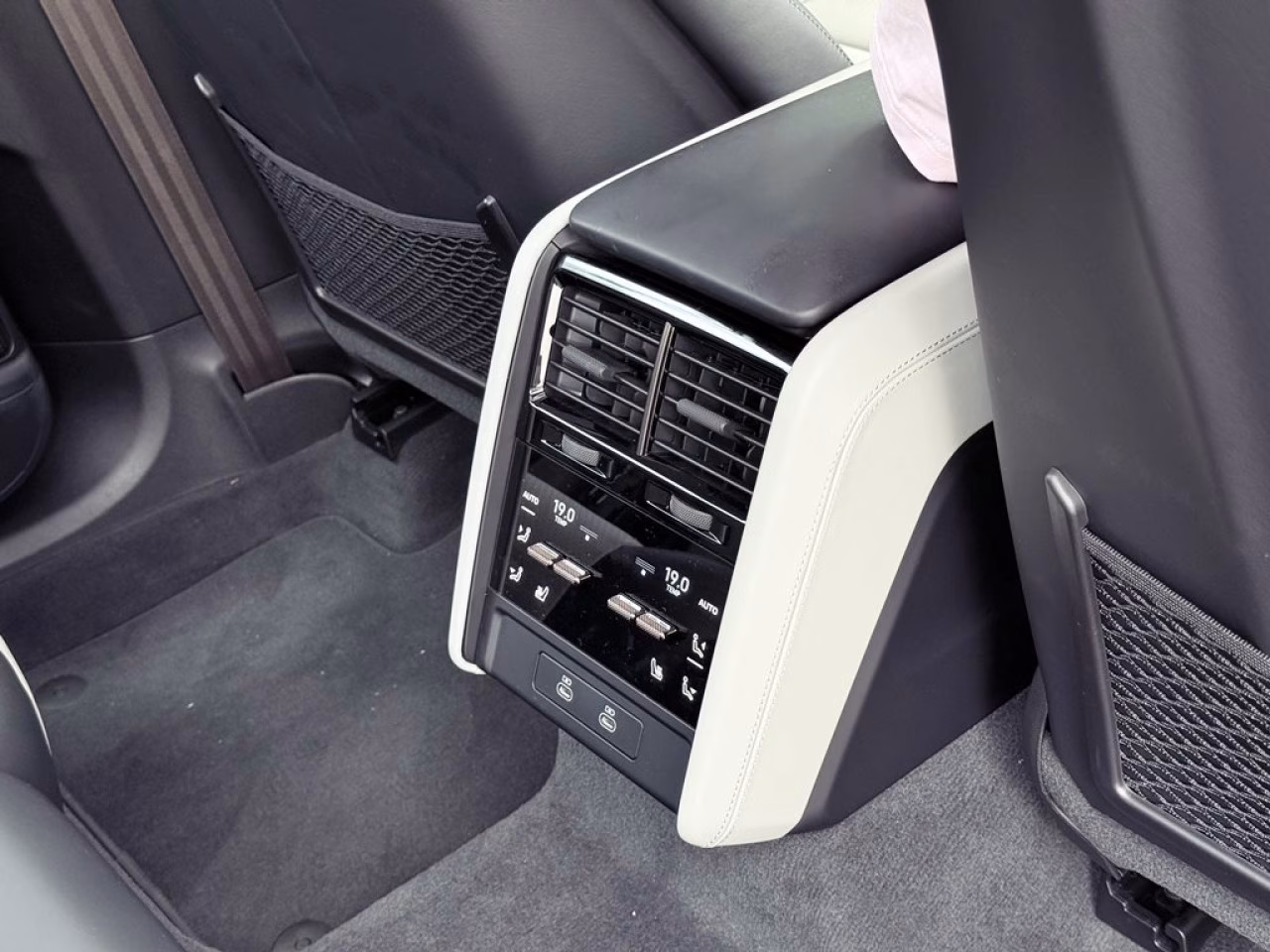 不動如山 掠如火 Porsche Cayenne Turbo Electric