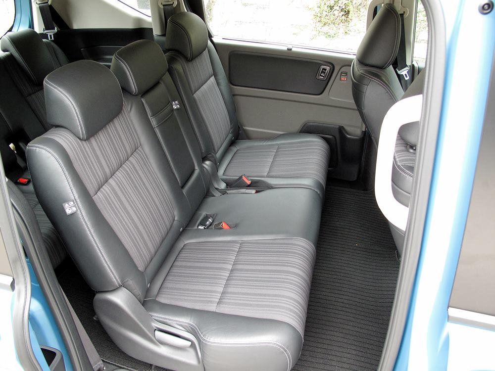 中庸多一啲 Honda Freed