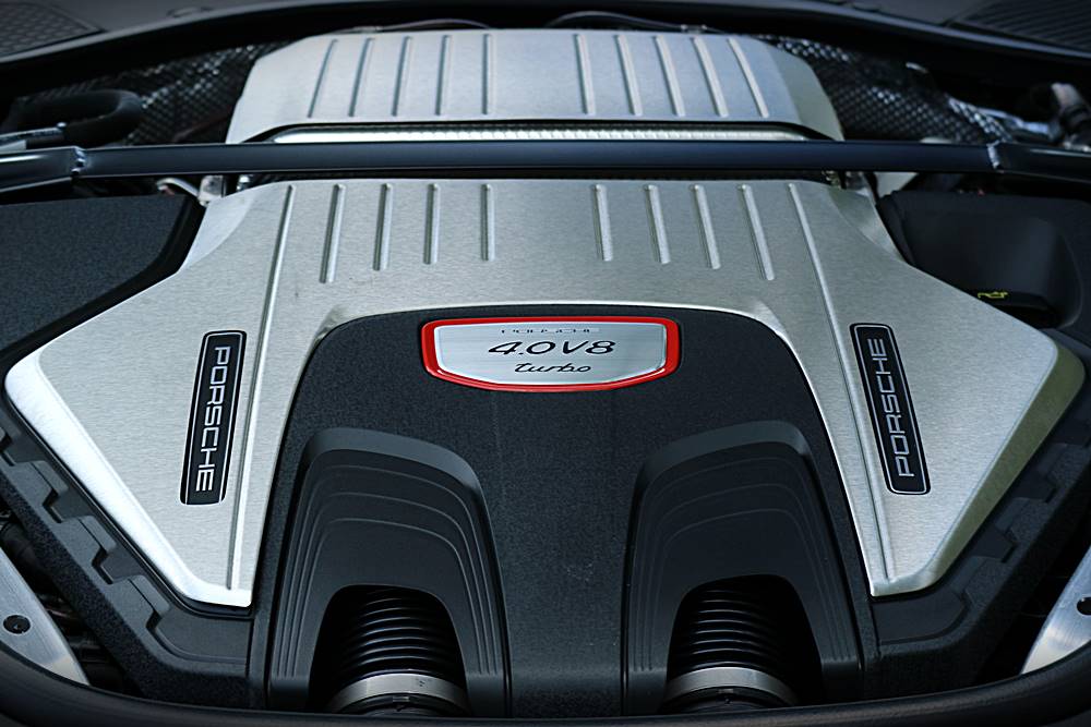 使唔使型到咁 Porsche Panamera Turbo Sport Turismo