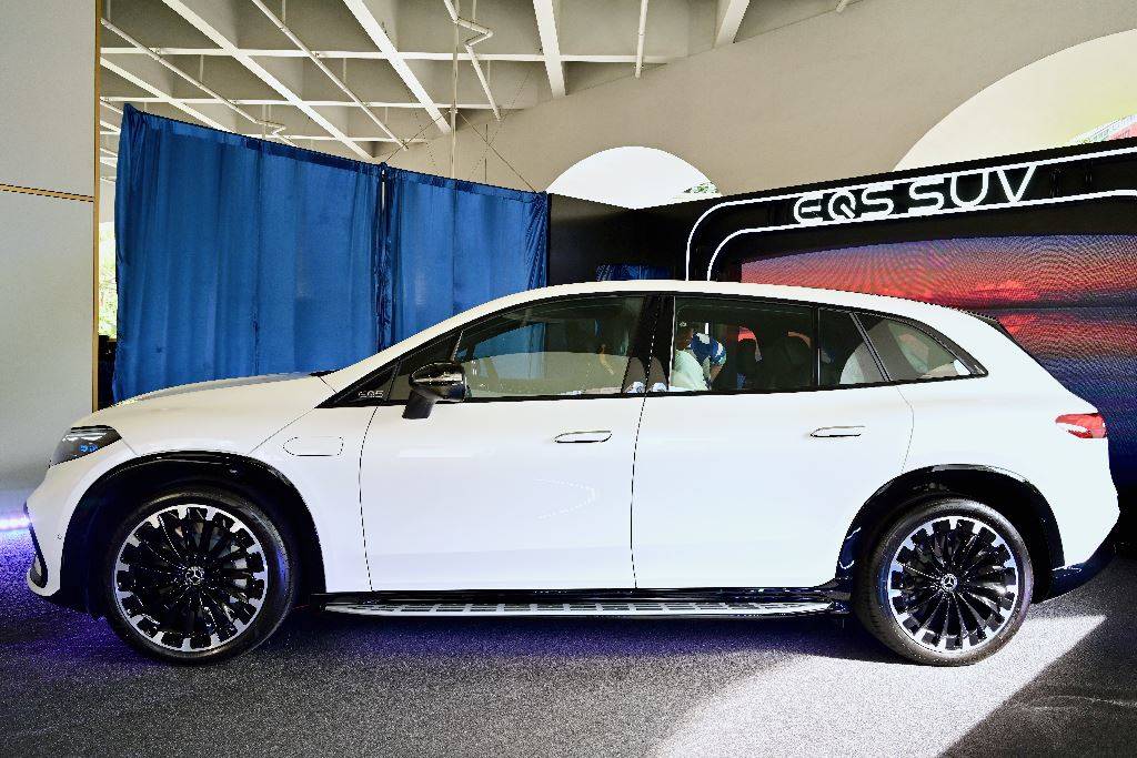 全新平治 EQS SUV 正式在香港推出