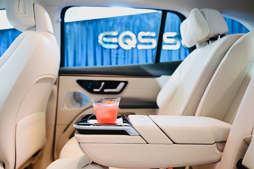 全新平治 EQS SUV 正式在香港推出