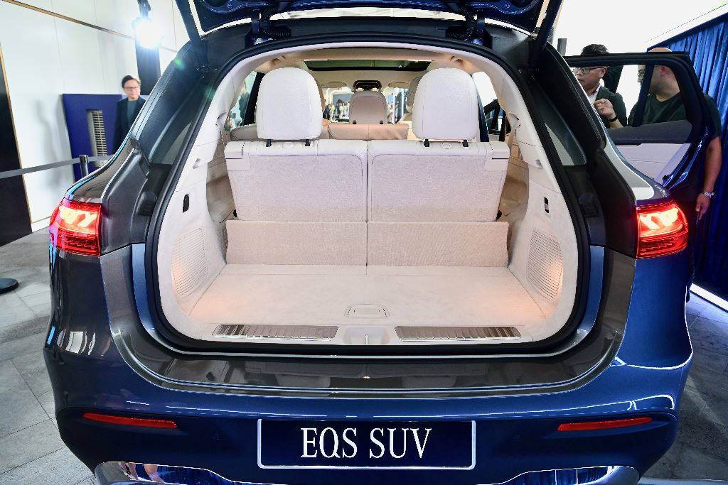 全新平治 EQS SUV 正式在香港推出