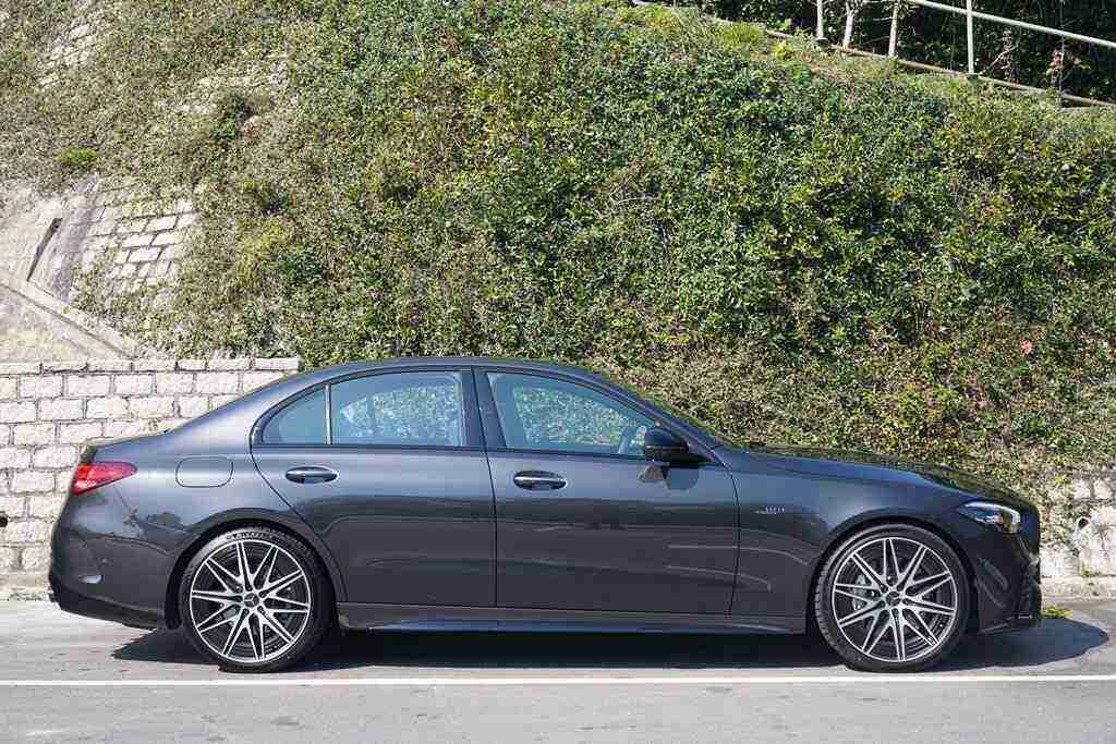 全新Mercedes-AMG C 43
