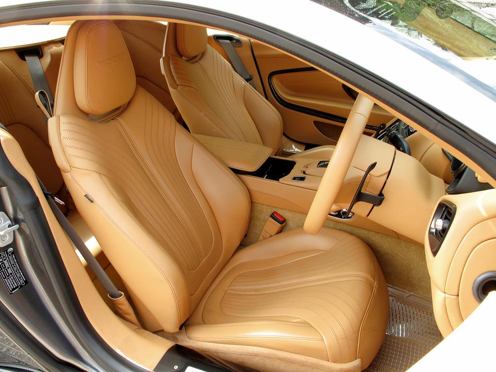 冰點冷酷 Aston Martin DB11