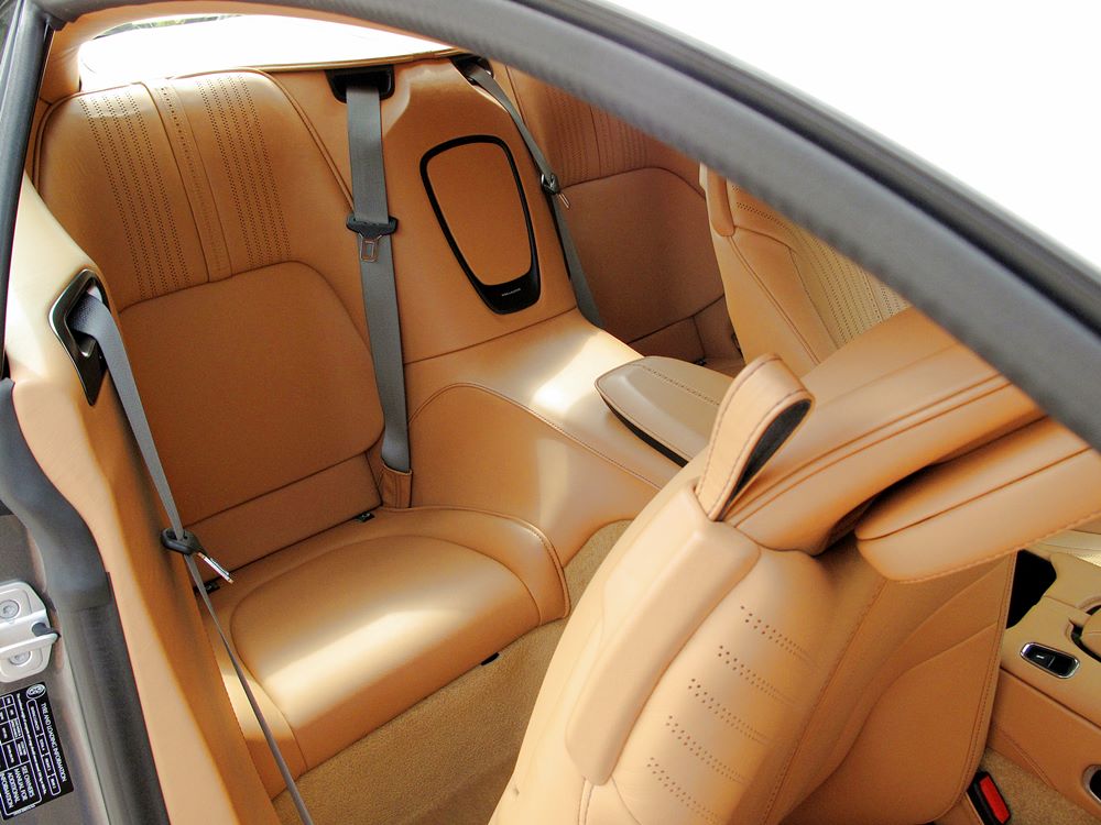 冰點冷酷 Aston Martin DB11