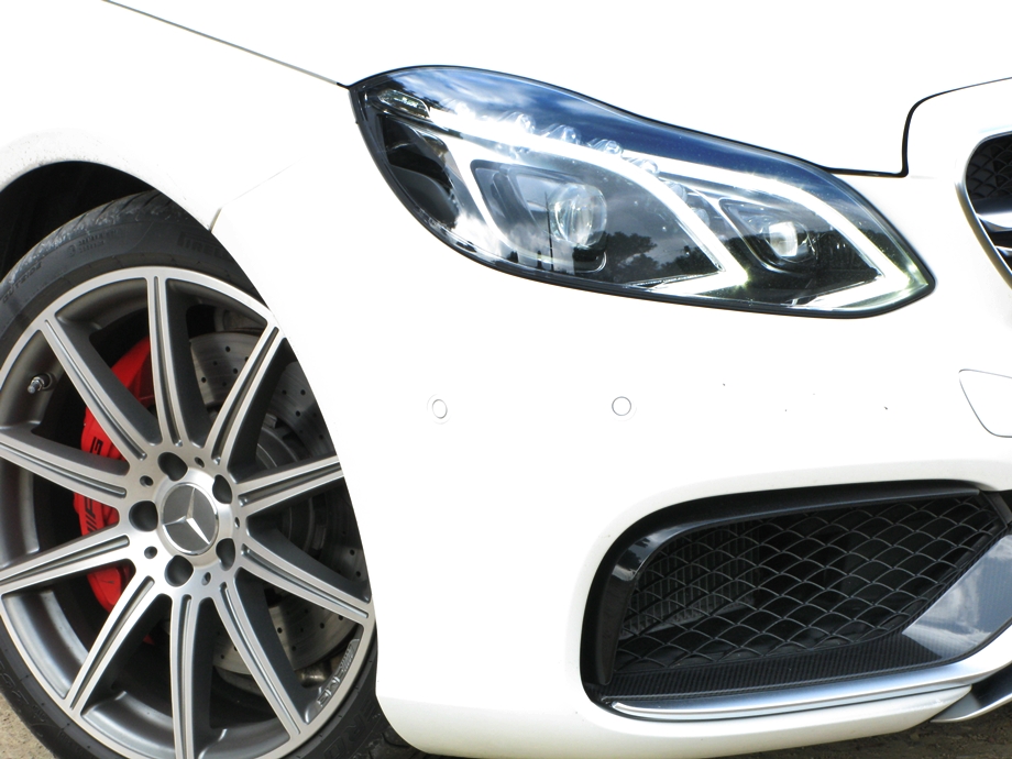 力神 - Mercedes E63 AMG