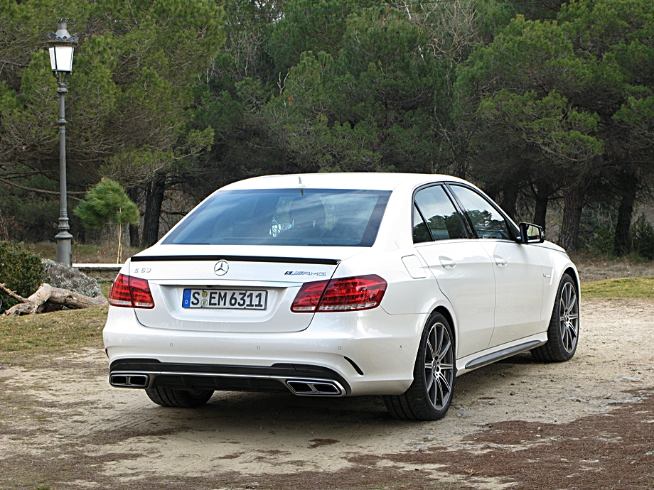 力神 - Mercedes E63 AMG