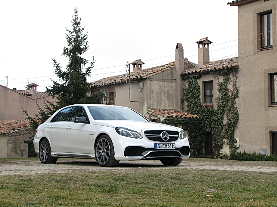 力神 - Mercedes E63 AMG