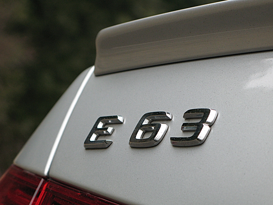力神 - Mercedes E63 AMG