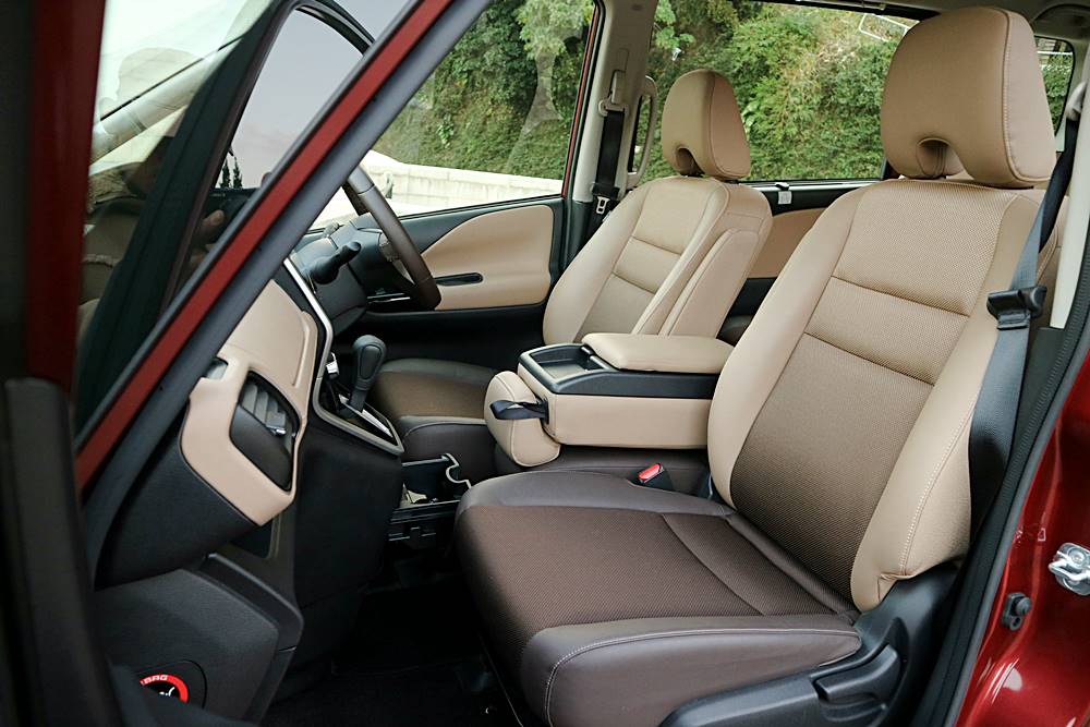 加櫈唔該 Nissan Serena Highway Star VIP