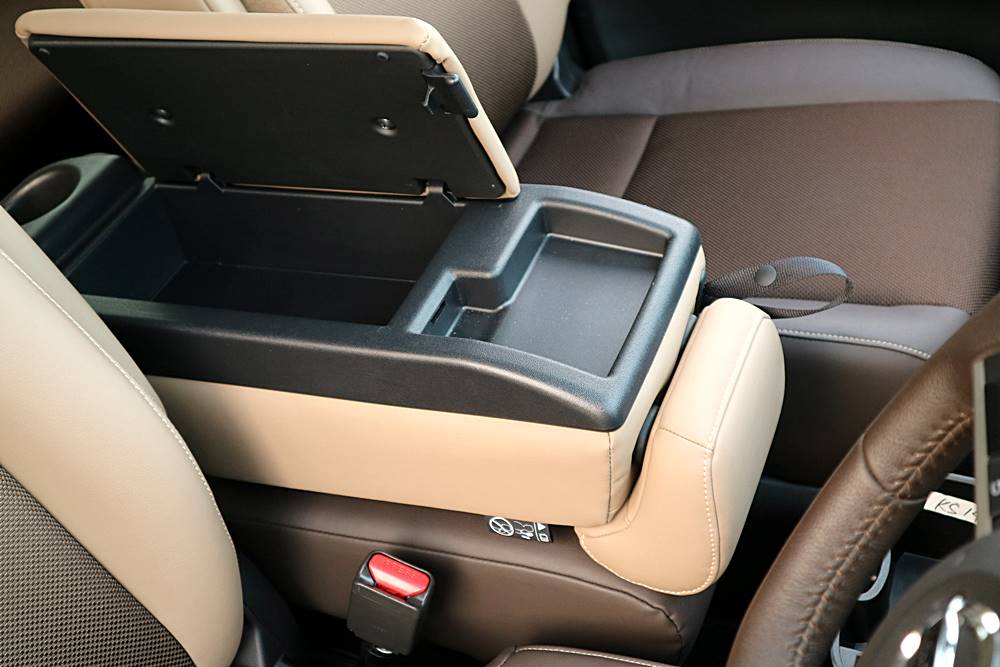 加櫈唔該 Nissan Serena Highway Star VIP