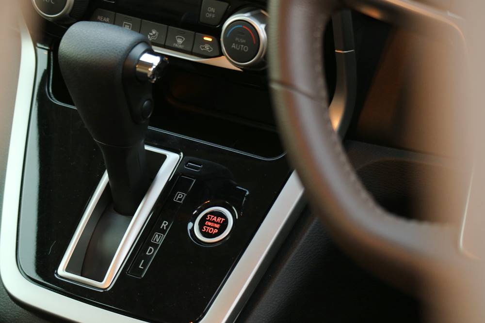 加櫈唔該 Nissan Serena Highway Star VIP