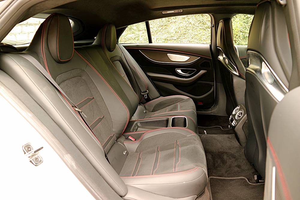 和你飛 Mercedes-AMG GT 63 S