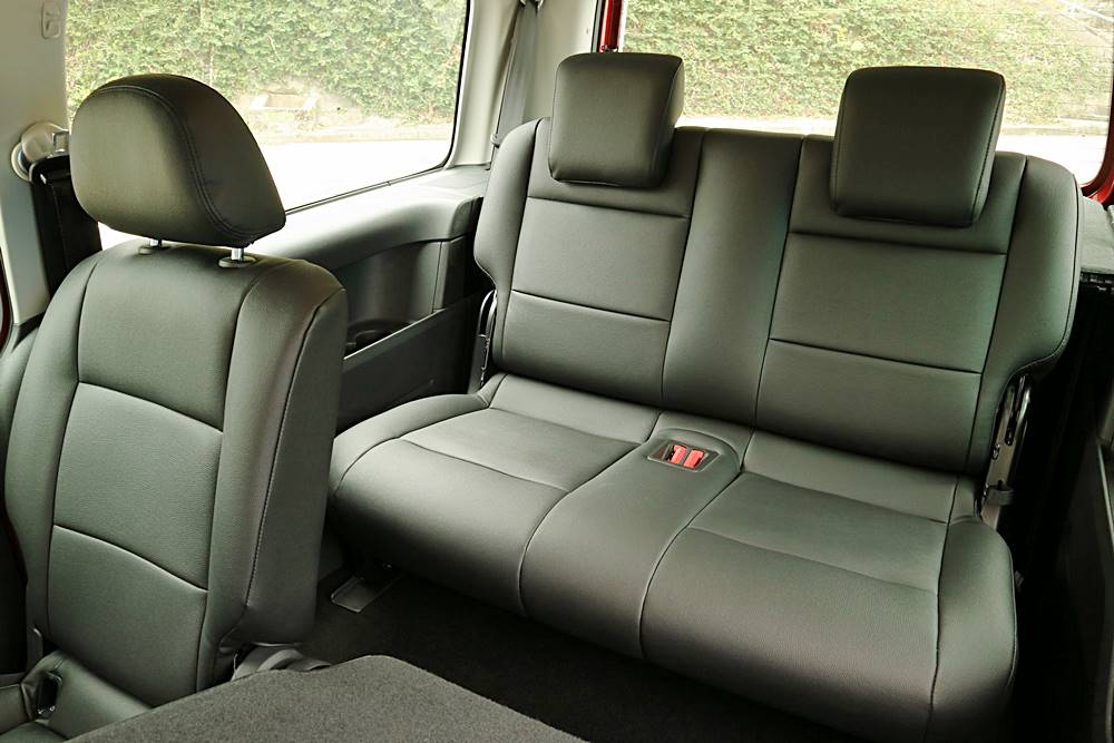 咩玩法 Volkswagen Caddy Kombi 7-seater