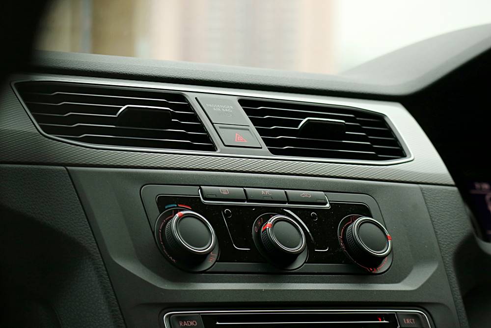 咩玩法 Volkswagen Caddy Kombi 7-seater