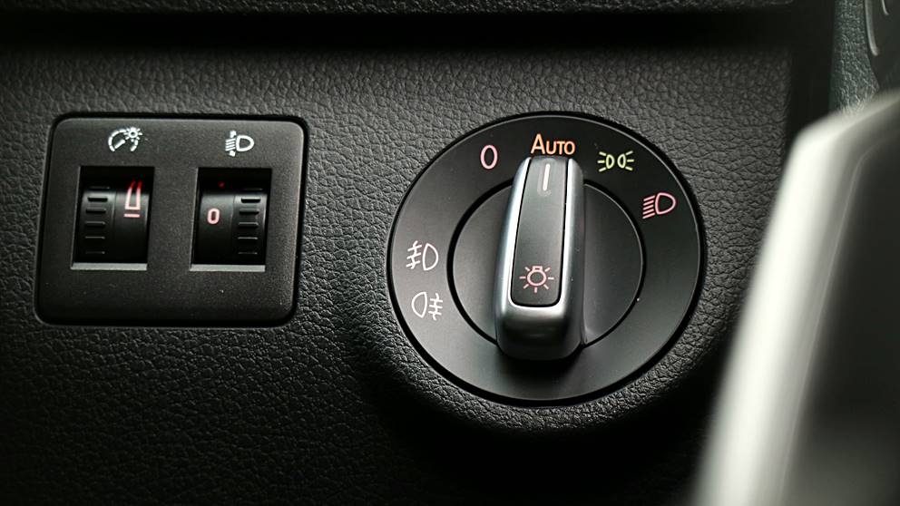 咩玩法 Volkswagen Caddy Kombi 7-seater