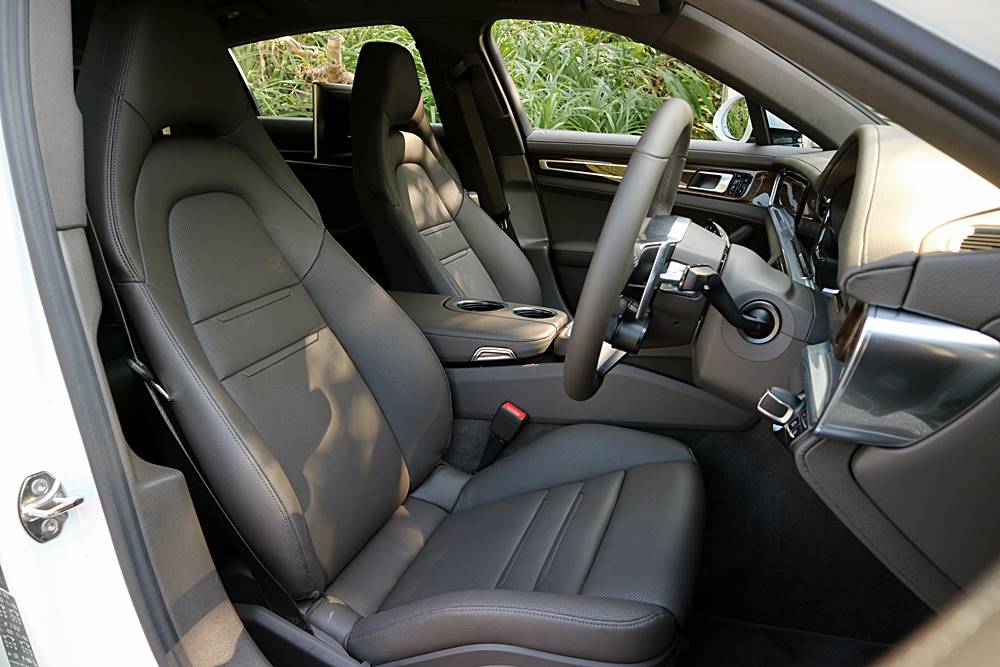 唔想落車 Porsche Panamera 4 e-hybrid Executive