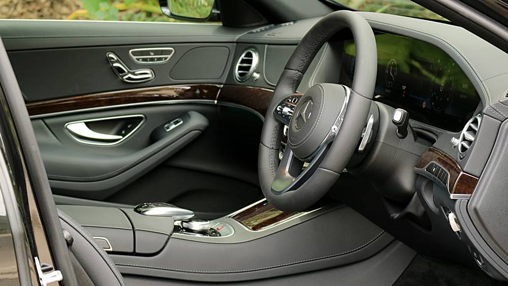 唔捨得落車 Mercedes-Benz S 320