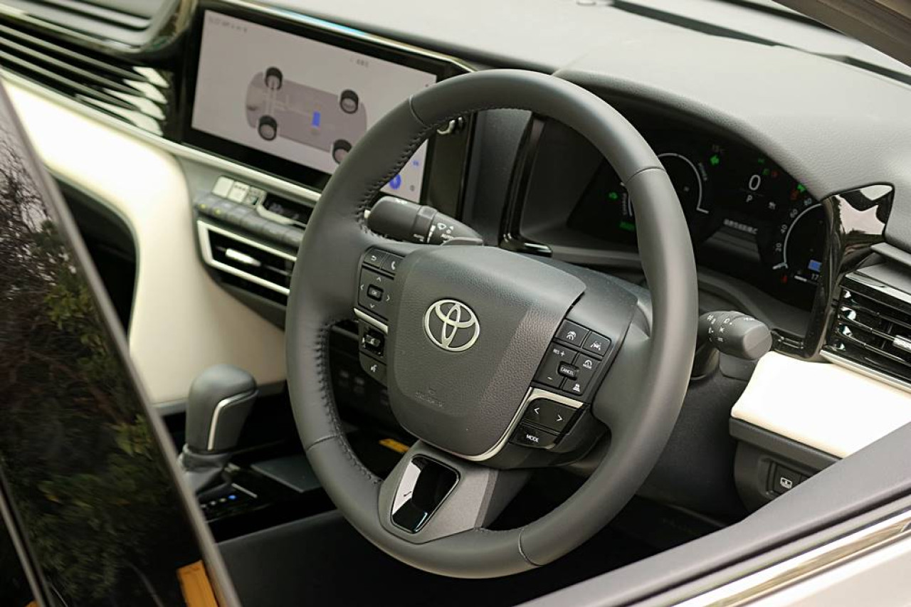 型格混房 Toyota Camry HEV