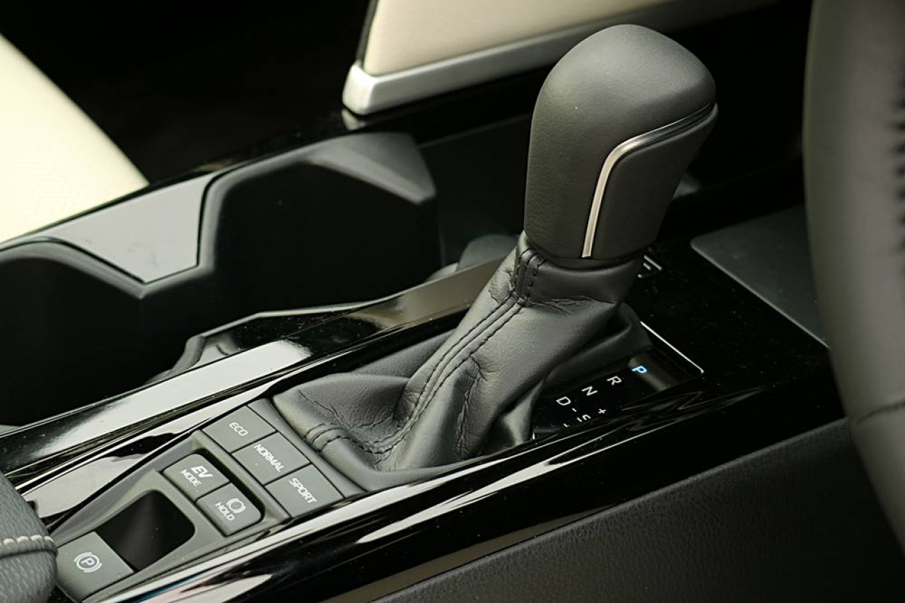 型格混房 Toyota Camry HEV