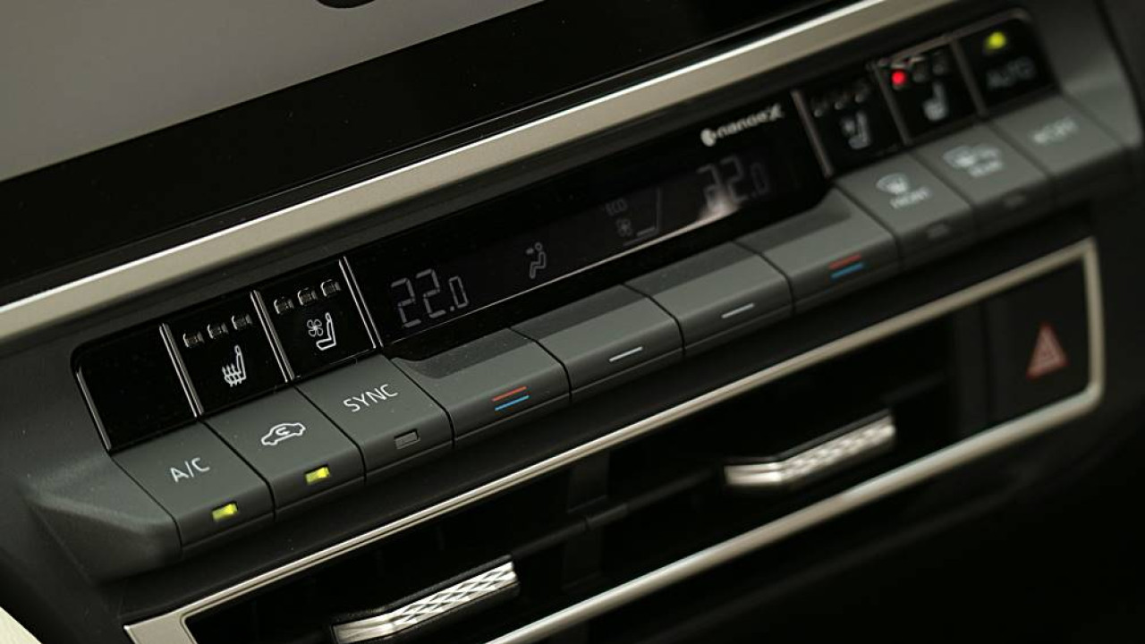 型格混房 Toyota Camry HEV