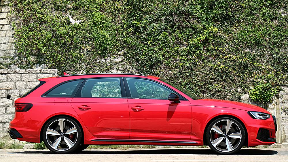堅快 Audi RS 4 Avant