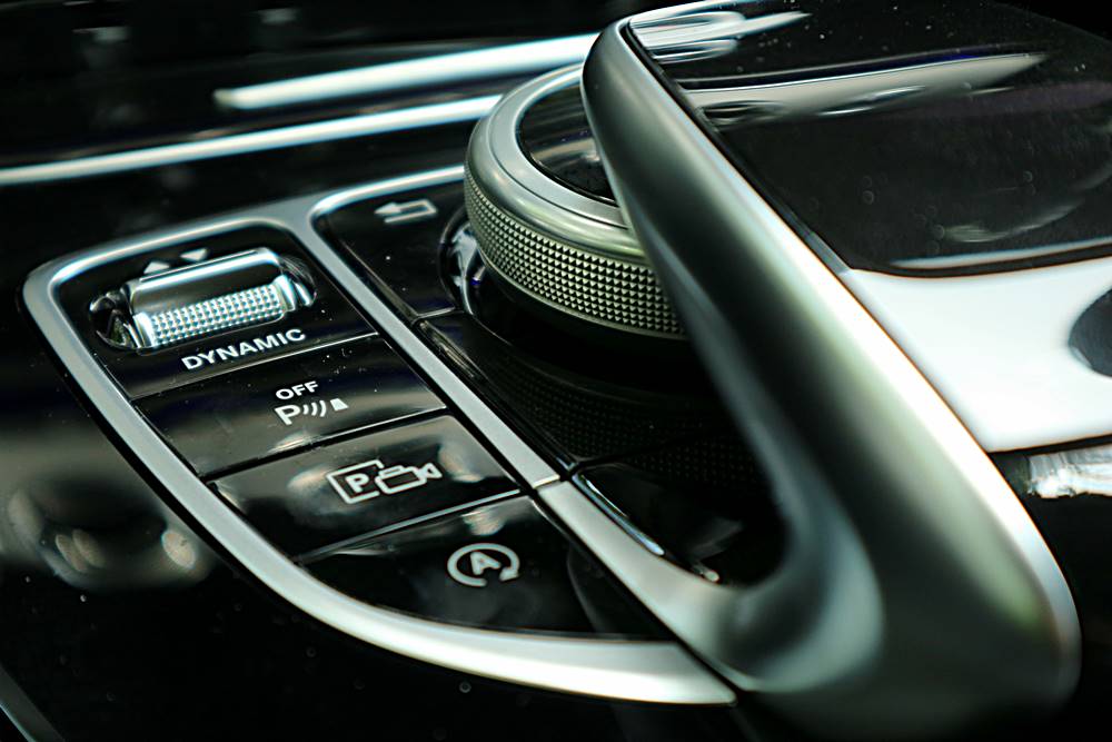 多出一分力 Mercedes-Benz E 250 Sedan