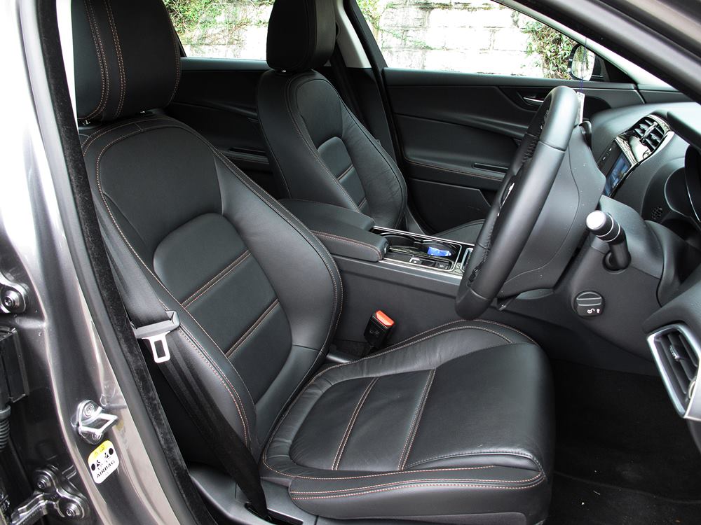 大貓騎乘記 Jaguar XE Prestige