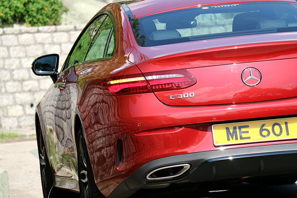 好玩啲 Mercedes-Benz E 300 Coupé