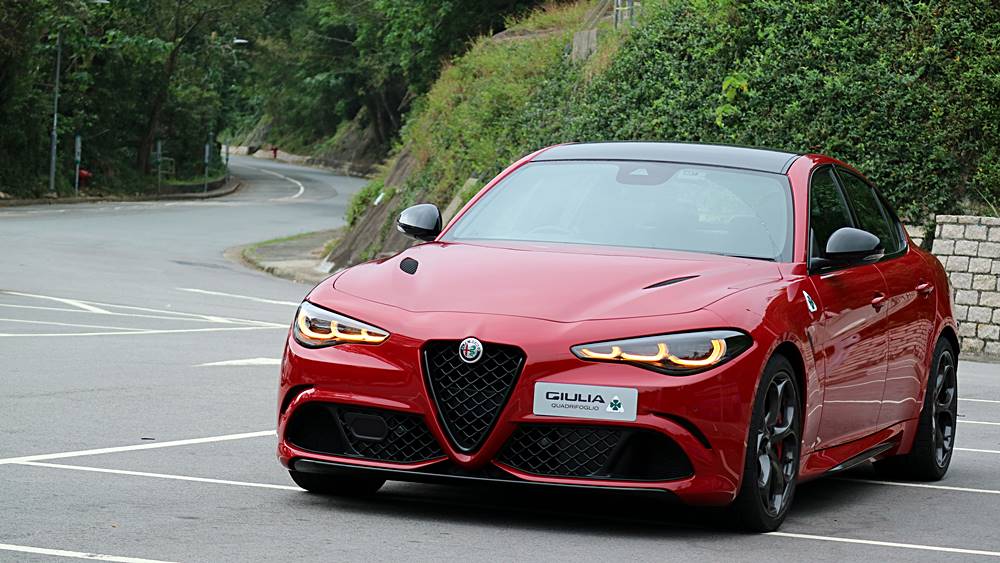 小心中毒 Alfa Romeo Giulia Quadrifoglio