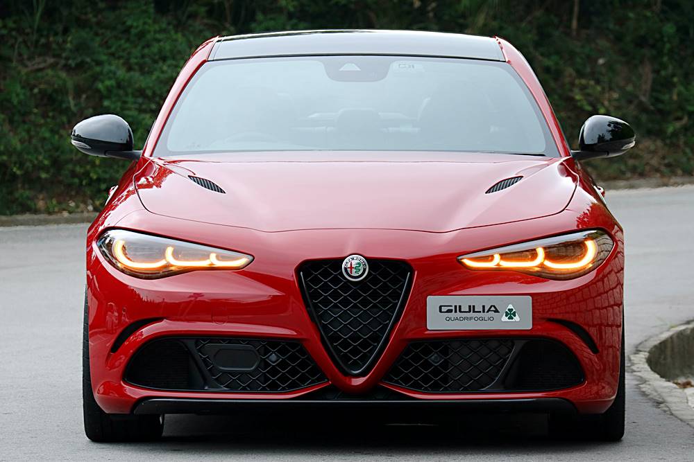 小心中毒 Alfa Romeo Giulia Quadrifoglio