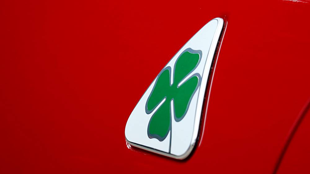 小心中毒 Alfa Romeo Giulia Quadrifoglio