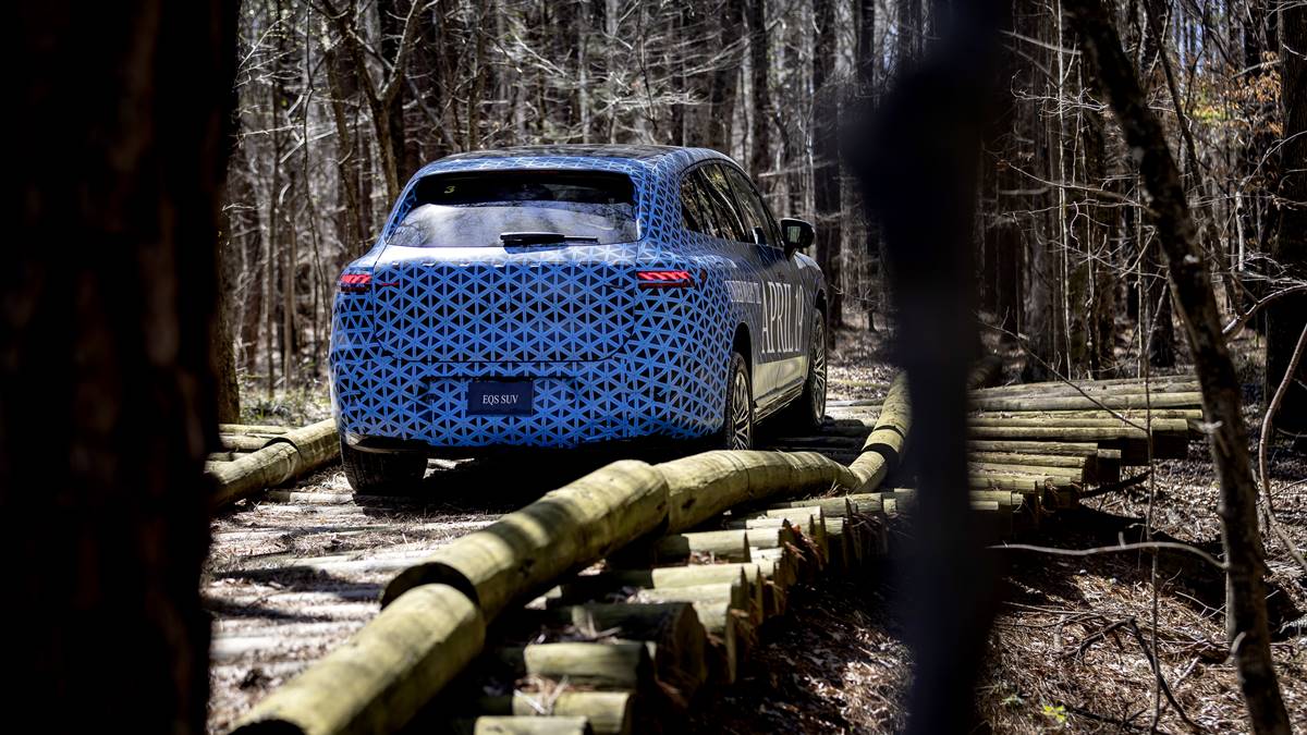 平治預告在4月19日發布EQS SUV