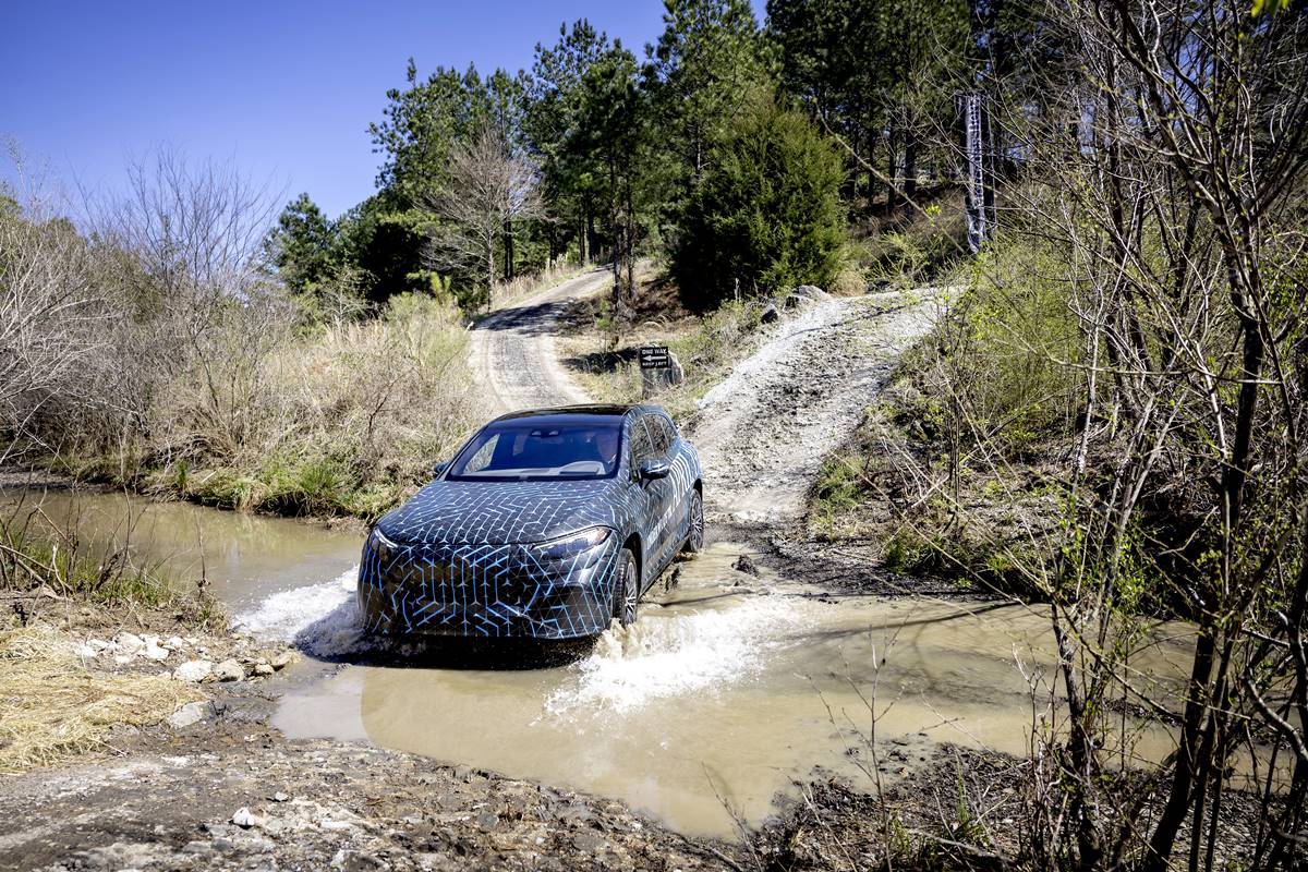 平治預告在4月19日發布EQS SUV