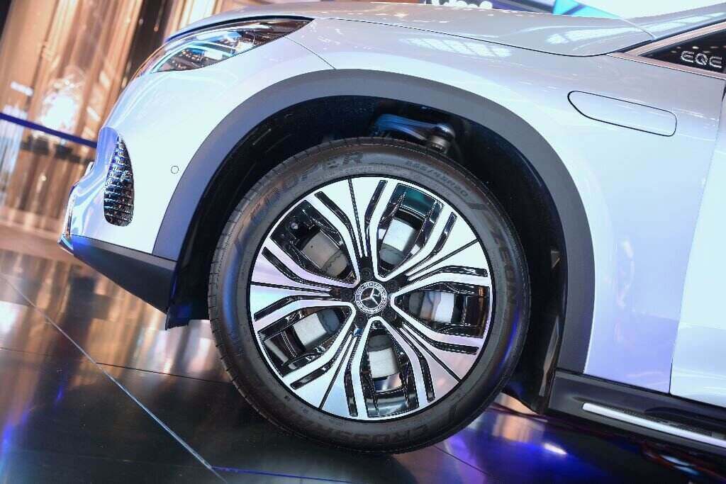 平治EQE SUV 350 4MATIC正式在香港推出