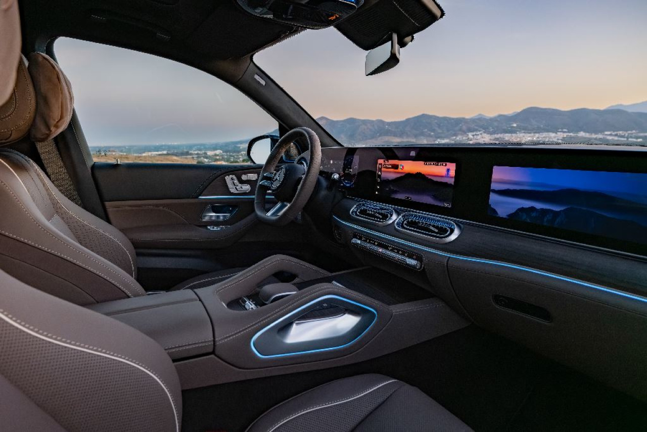 平治GLS SUV小改款全面升級