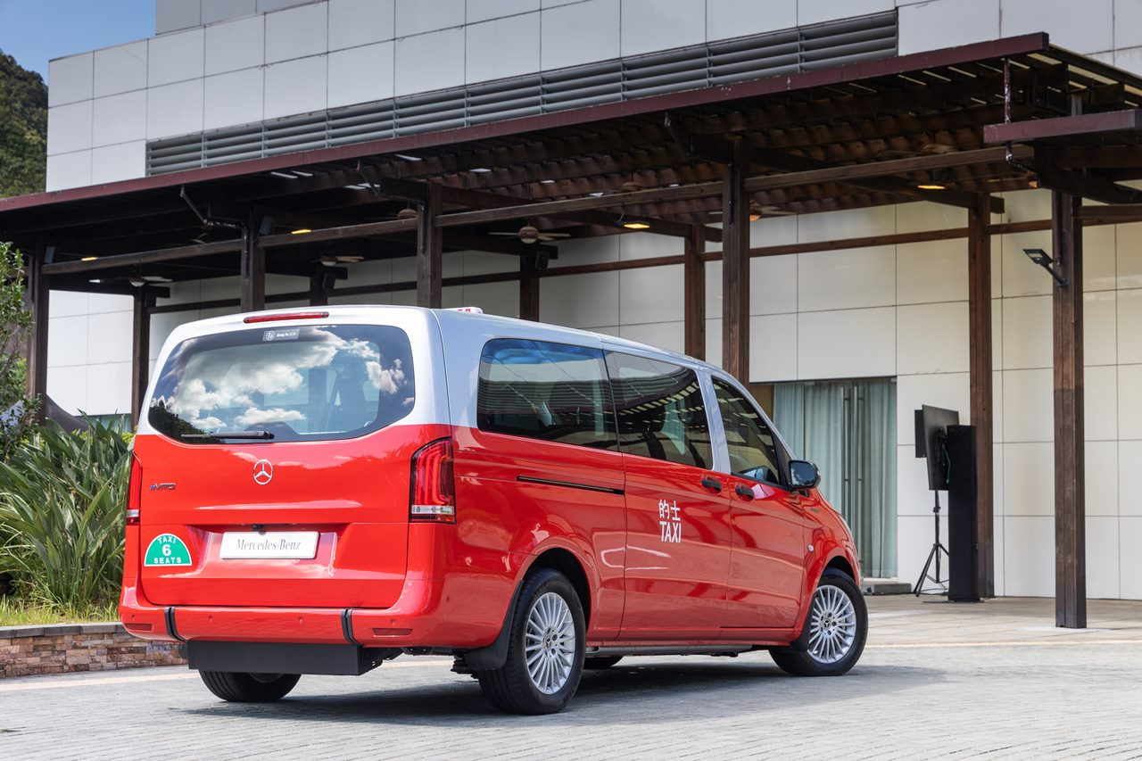 平治eVito Taxi - 香港首款電動輪椅的士