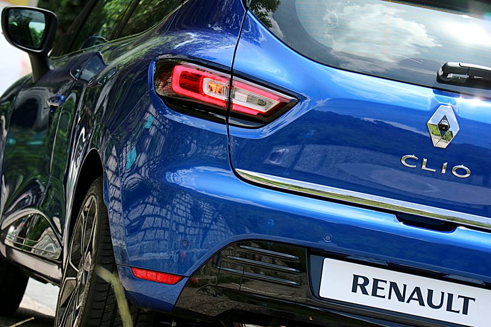 平玩法式掀背 Renault Clio