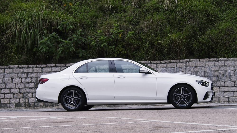年輕中產口味 Mercedes-Benz E 200 AMG Line