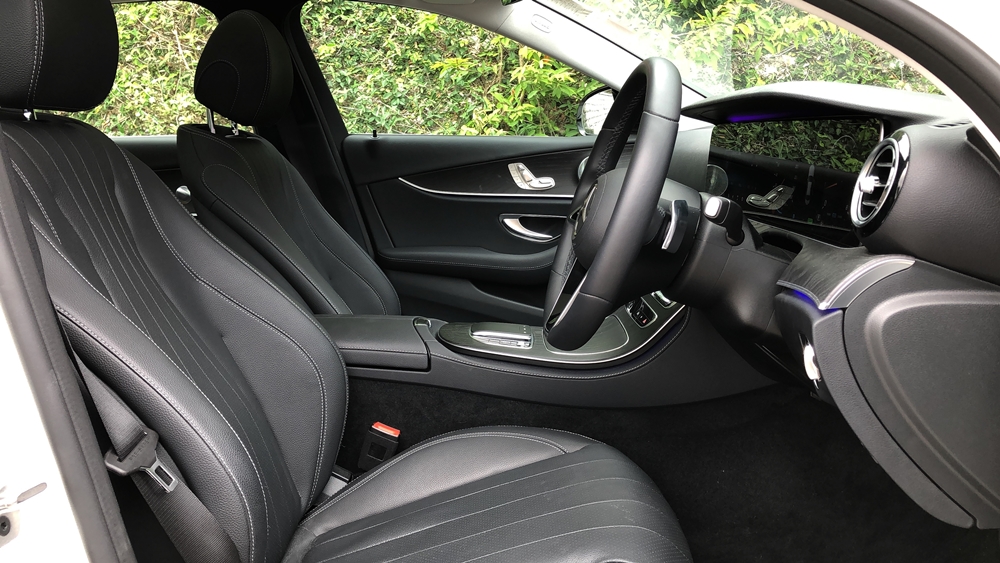 年輕中產口味 Mercedes-Benz E 200 AMG Line