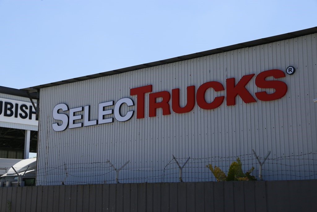 年輕易手貨車品牌 SelecTrucks