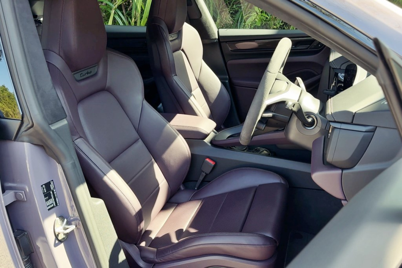 快狠準 Porsche Macan Turbo Electric