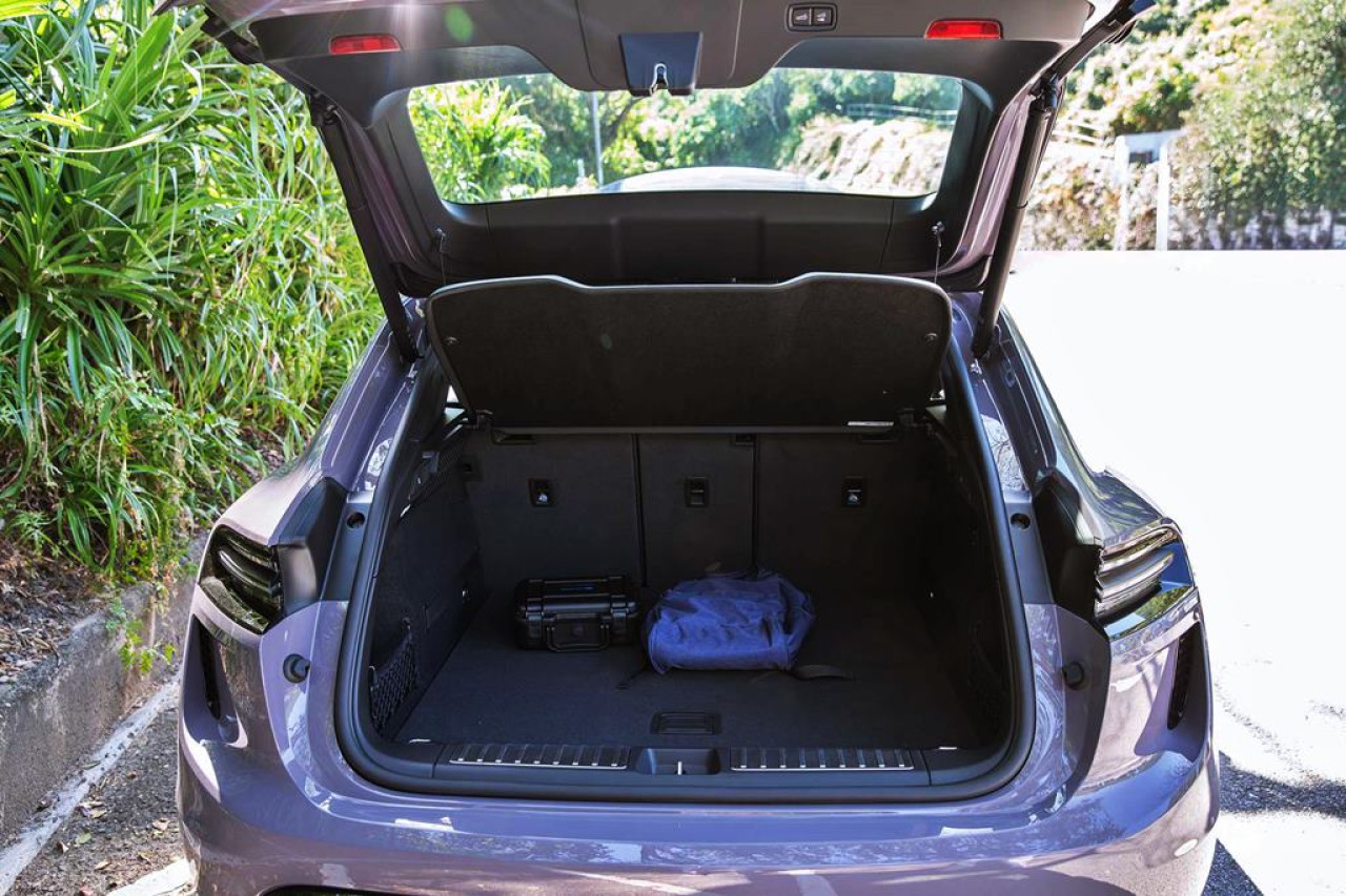 快狠準 Porsche Macan Turbo Electric