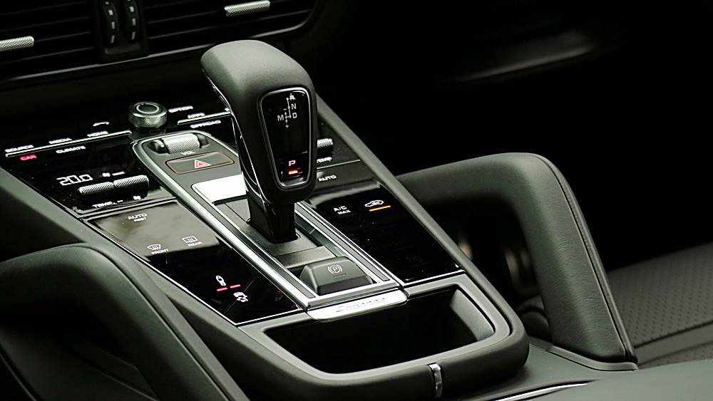 愈嚟愈似911 Porsche Cayenne S