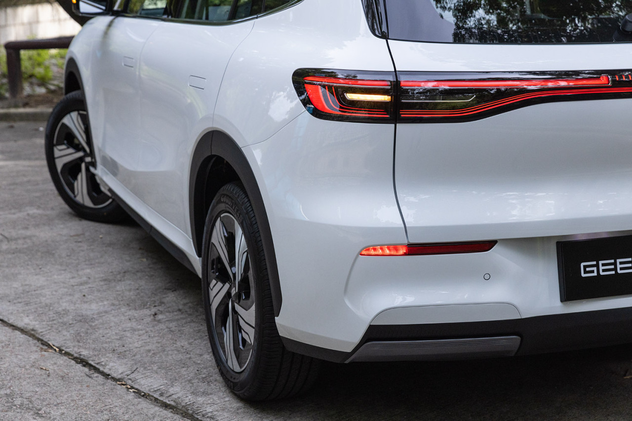 拒充大頭鬼 Geely EX5