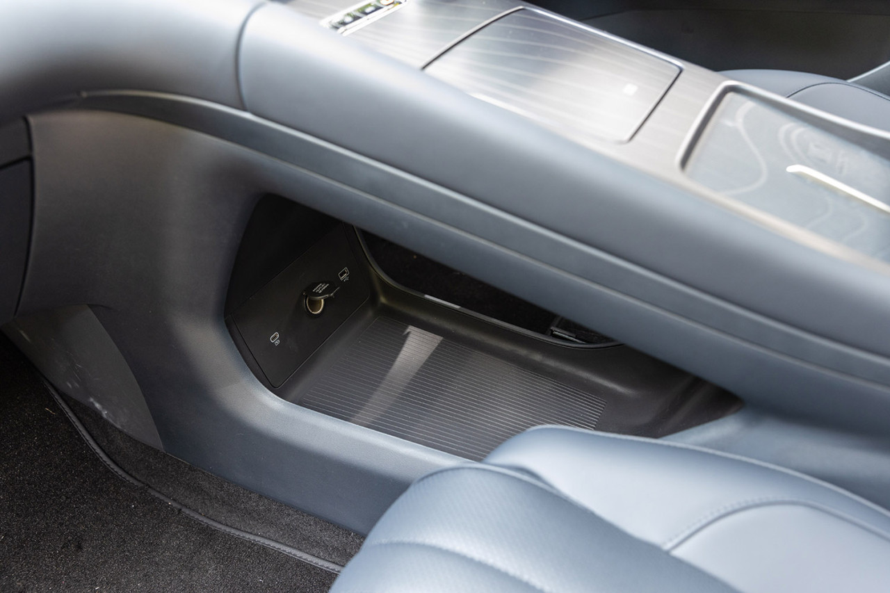 拒充大頭鬼 Geely EX5