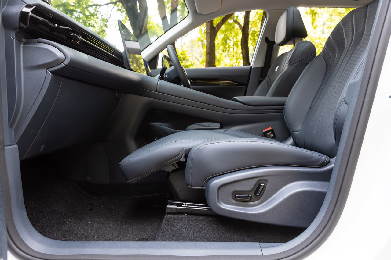 拒充大頭鬼 Geely EX5